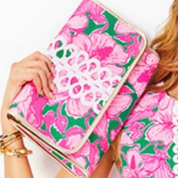 NWT Lilly Pulitzer “Hibis Kiss” Envelope Pouch Clutch Purse OS Pink/Green - Picture 2 of 9